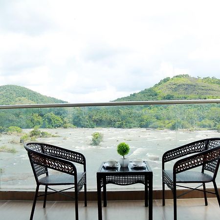 Athirapilly River Resort Athirappilly Exterior foto